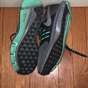 Nike Shoes - Women’s Nike Fitsole Nike Shoes - Women’s Nike Fitsole